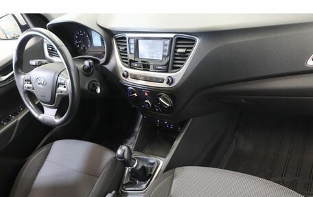 Hyundai Solaris II рестайлинг, 2019 год, 1 200 000 рублей, 5 фотография
