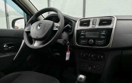 Renault Logan II, 2015 год, 665 000 рублей, 10 фотография