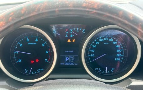 Toyota Land Cruiser 200, 2008 год, 2 550 000 рублей, 13 фотография