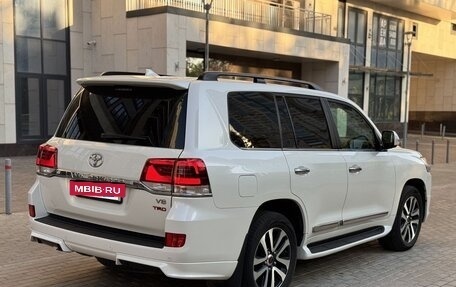 Toyota Land Cruiser 200, 2019 год, 7 390 000 рублей, 4 фотография