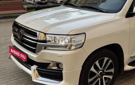 Toyota Land Cruiser 200, 2019 год, 7 390 000 рублей, 10 фотография