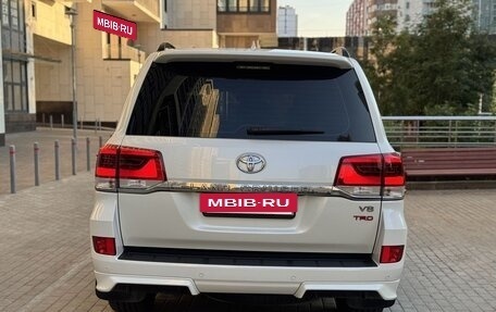 Toyota Land Cruiser 200, 2019 год, 7 390 000 рублей, 5 фотография