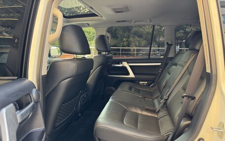 Toyota Land Cruiser 200, 2019 год, 7 390 000 рублей, 18 фотография