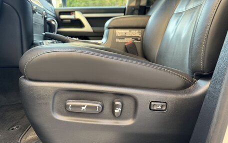 Toyota Land Cruiser 200, 2019 год, 7 390 000 рублей, 16 фотография