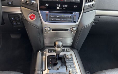 Toyota Land Cruiser 200, 2019 год, 7 390 000 рублей, 21 фотография