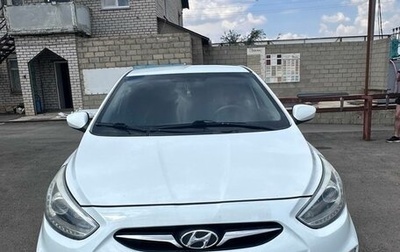 Hyundai Solaris II рестайлинг, 2013 год, 900 000 рублей, 1 фотография