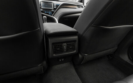 Toyota Camry, 2018 год, 2 580 000 рублей, 16 фотография