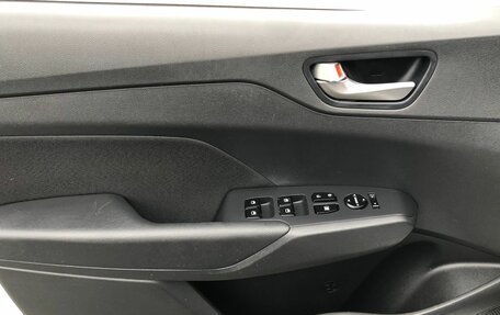 Hyundai Solaris II рестайлинг, 2019 год, 1 040 000 рублей, 17 фотография