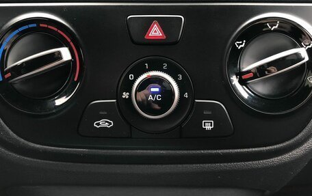 Hyundai Solaris II рестайлинг, 2019 год, 1 040 000 рублей, 12 фотография