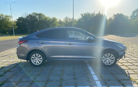 Hyundai Solaris II рестайлинг, 2017 год, 750 000 рублей, 3 фотография
