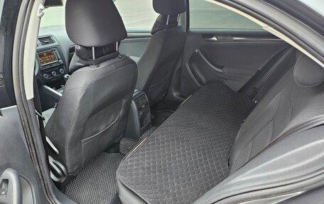 Volkswagen Jetta VI, 2011 год, 950 000 рублей, 8 фотография