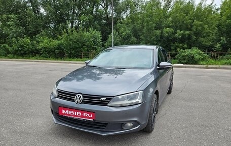 Volkswagen Jetta VI, 2011 год, 950 000 рублей, 6 фотография