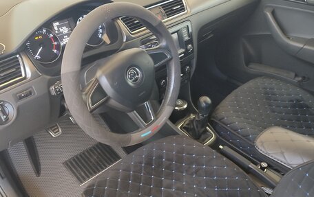 Skoda Rapid I, 2015 год, 1 100 000 рублей, 10 фотография