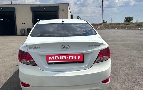 Hyundai Solaris II рестайлинг, 2013 год, 900 000 рублей, 5 фотография