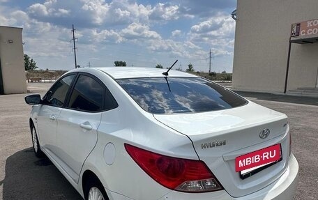 Hyundai Solaris II рестайлинг, 2013 год, 900 000 рублей, 6 фотография