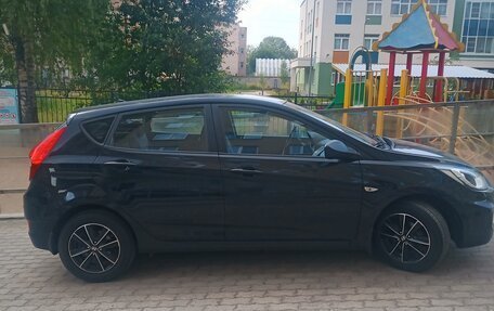 Hyundai Solaris II рестайлинг, 2012 год, 650 000 рублей, 5 фотография