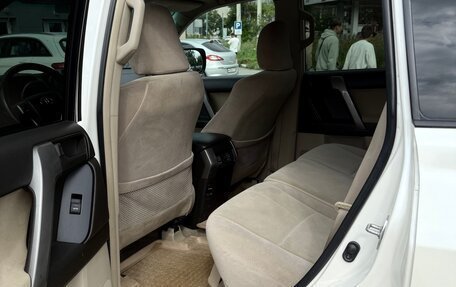Toyota Land Cruiser Prado 150 рестайлинг 2, 2009 год, 2 750 000 рублей, 9 фотография
