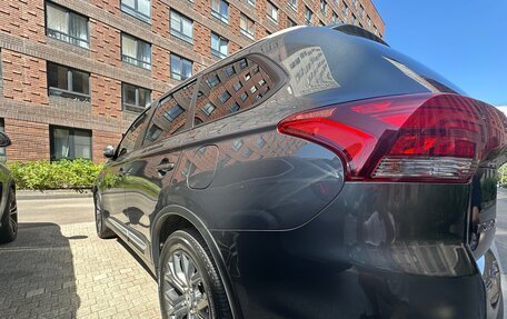 Mitsubishi Outlander III рестайлинг 3, 2017 год, 1 800 000 рублей, 7 фотография