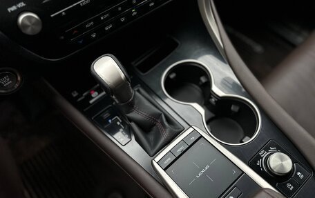 Lexus RX IV рестайлинг, 2021 год, 4 450 000 рублей, 36 фотография