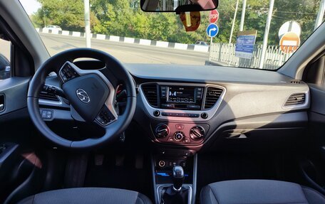 Hyundai Solaris II рестайлинг, 2018 год, 1 220 000 рублей, 3 фотография