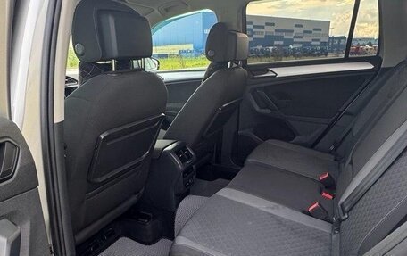 Volkswagen Tiguan II, 2019 год, 2 700 000 рублей, 12 фотография