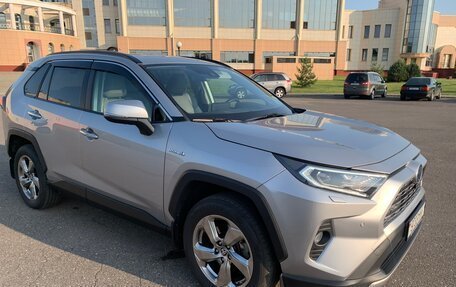 Toyota RAV4, 2019 год, 2 790 000 рублей, 7 фотография