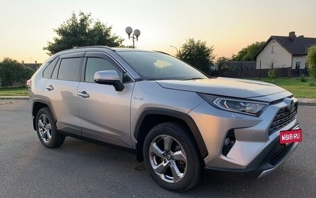 Toyota RAV4, 2019 год, 2 790 000 рублей, 5 фотография