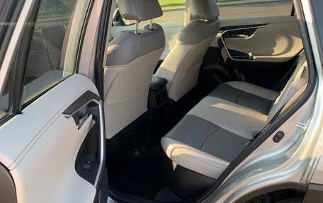 Toyota RAV4, 2019 год, 2 790 000 рублей, 23 фотография