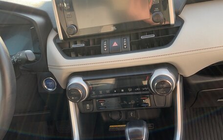 Toyota RAV4, 2019 год, 2 790 000 рублей, 20 фотография