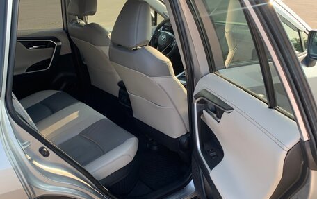 Toyota RAV4, 2019 год, 2 790 000 рублей, 22 фотография