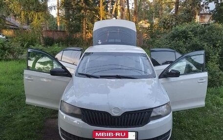 Skoda Rapid I, 2015 год, 590 000 рублей, 2 фотография