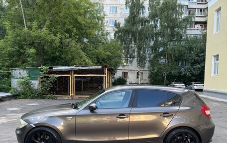 BMW 1 серия, 2006 год, 687 000 рублей, 1 фотография