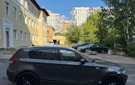 BMW 1 серия, 2006 год, 687 000 рублей, 3 фотография