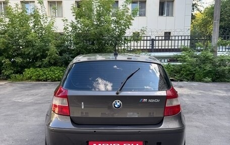 BMW 1 серия, 2006 год, 687 000 рублей, 4 фотография