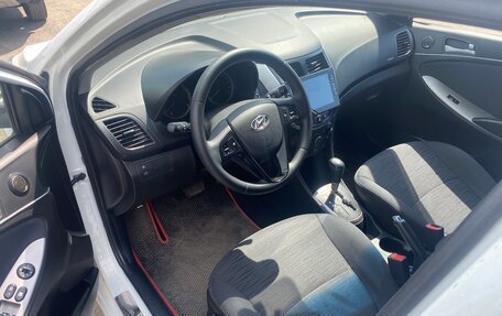 Hyundai Solaris II рестайлинг, 2015 год, 800 000 рублей, 6 фотография