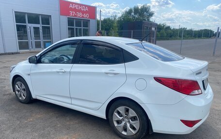Hyundai Solaris II рестайлинг, 2015 год, 800 000 рублей, 5 фотография