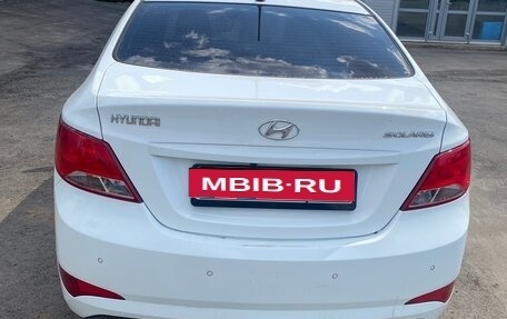 Hyundai Solaris II рестайлинг, 2015 год, 800 000 рублей, 4 фотография