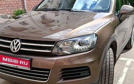 Volkswagen Touareg III, 2010 год, 1 800 000 рублей, 2 фотография