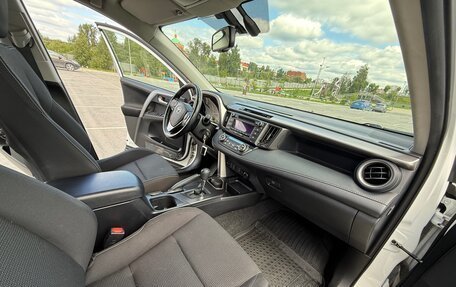 Toyota RAV4, 2019 год, 2 280 000 рублей, 2 фотография