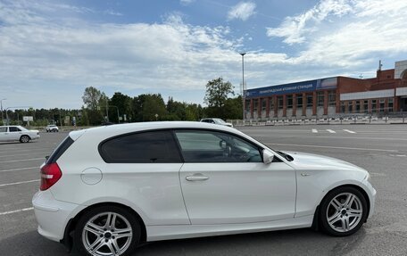 BMW 1 серия, 2010 год, 750 000 рублей, 2 фотография