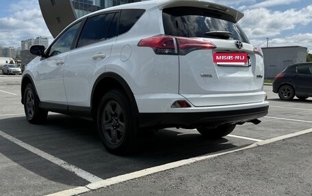 Toyota RAV4, 2019 год, 2 280 000 рублей, 7 фотография