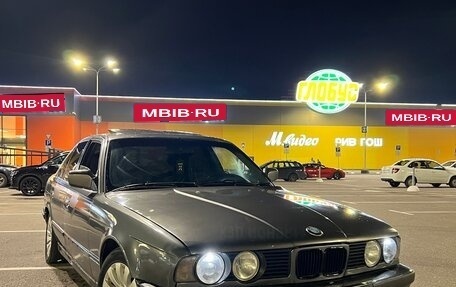 BMW 5 серия, 1990 год, 320 000 рублей, 1 фотография