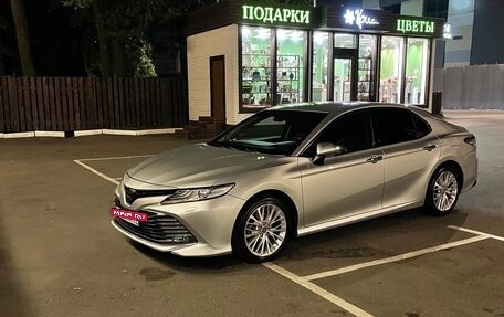 Toyota Camry, 2018 год, 2 320 000 рублей, 4 фотография