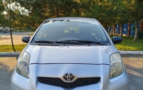 Toyota Yaris III рестайлинг, 2009 год, 600 000 рублей, 4 фотография