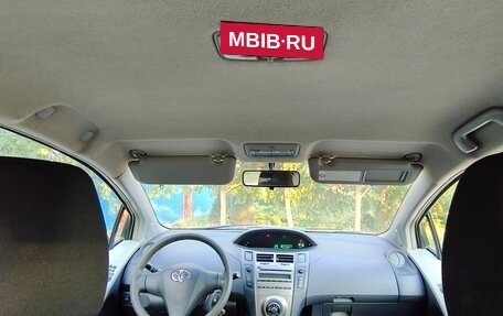 Toyota Yaris III рестайлинг, 2009 год, 600 000 рублей, 16 фотография