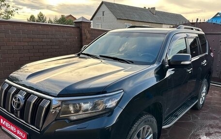 Toyota Land Cruiser Prado 150 рестайлинг 2, 2017 год, 3 800 000 рублей, 3 фотография