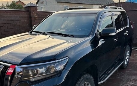 Toyota Land Cruiser Prado 150 рестайлинг 2, 2017 год, 3 800 000 рублей, 5 фотография