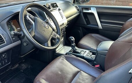 Toyota Land Cruiser Prado 150 рестайлинг 2, 2017 год, 3 800 000 рублей, 10 фотография