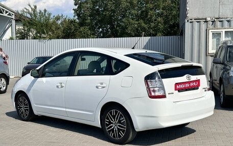 Toyota Prius, 2004 год, 699 900 рублей, 2 фотография