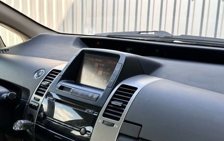 Toyota Prius, 2004 год, 699 900 рублей, 15 фотография